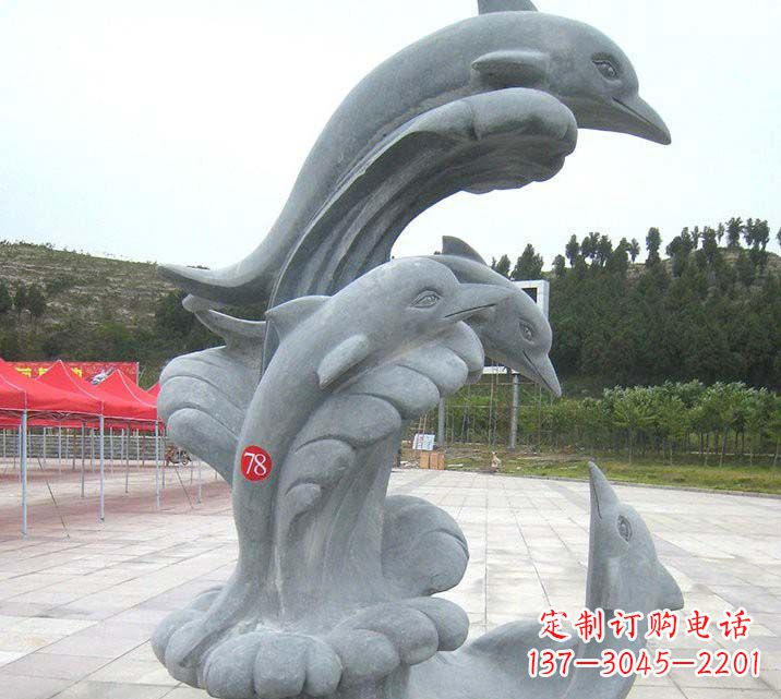 河南青石海豚雕塑由中领雕塑制作,是一款以海豚…