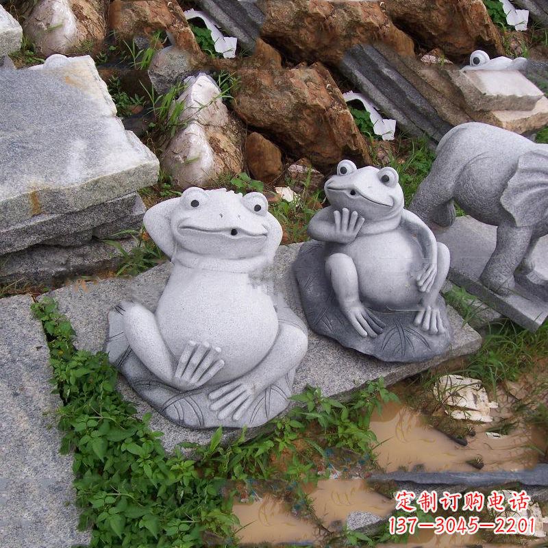 河南别具一格的青石青蛙喷水雕塑