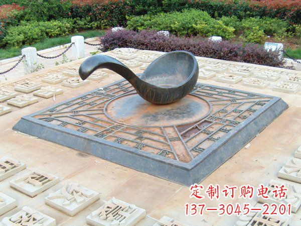 河南青铜司南指南针:体现传统文化的精致雕塑