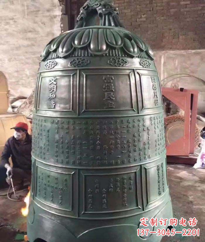 河南古典铜钟雕塑,装点家园
