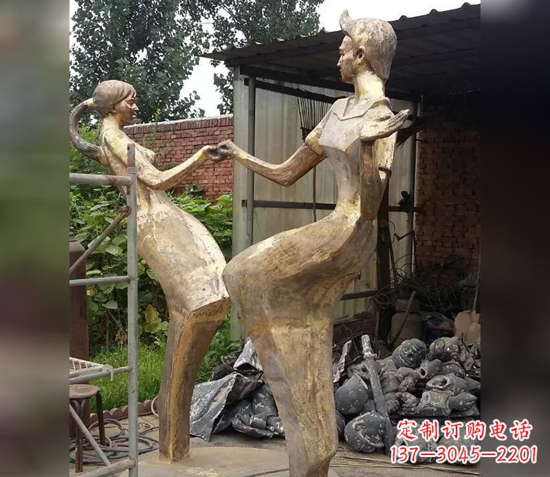河南专属情侣,情深伴随铜雕精美绝伦