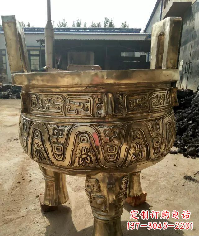 河南追求完美的三足香炉
