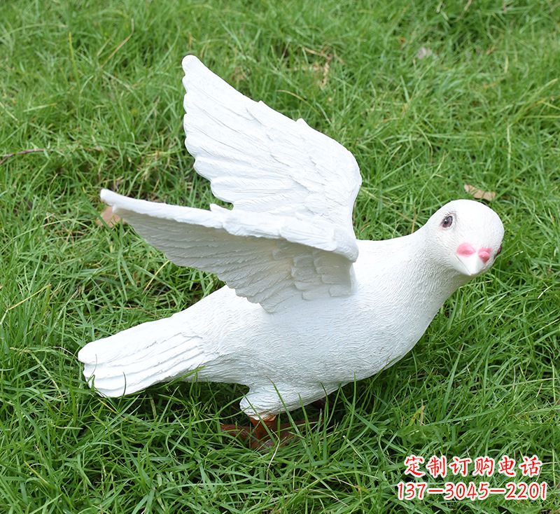 河南象征和平的少女和平鸽雕塑