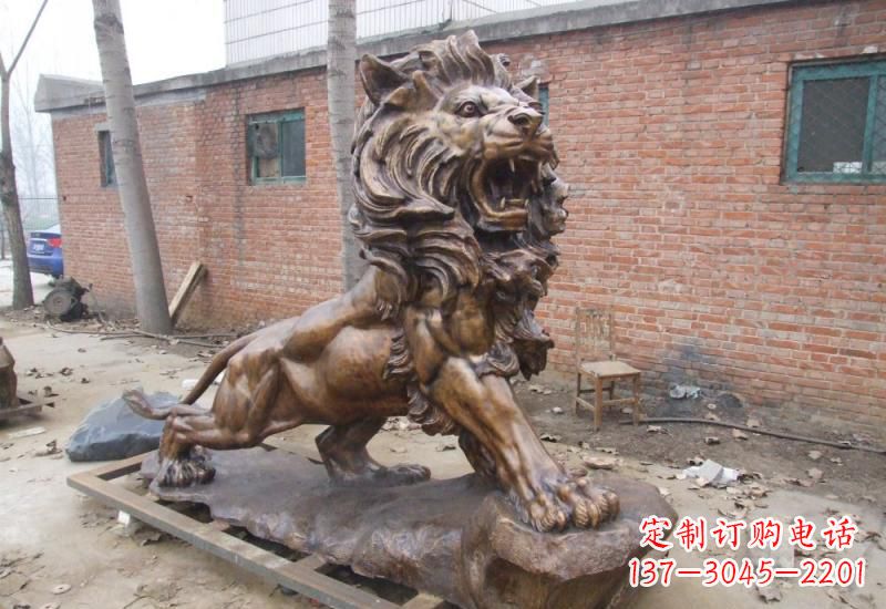 河南高雅华贵的狮子铜雕
