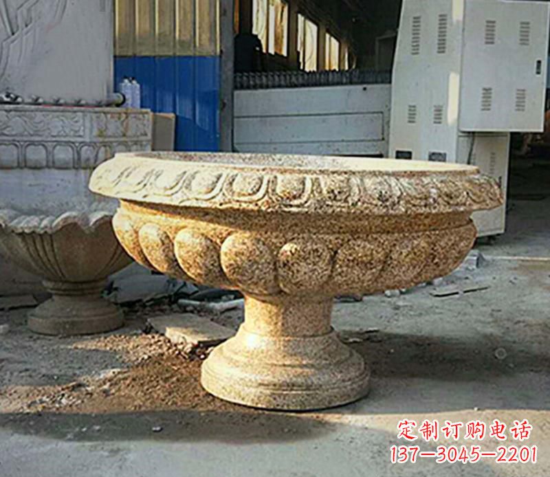 河南领雕塑的石雕花盆雕塑是由一流的雕塑艺术家…