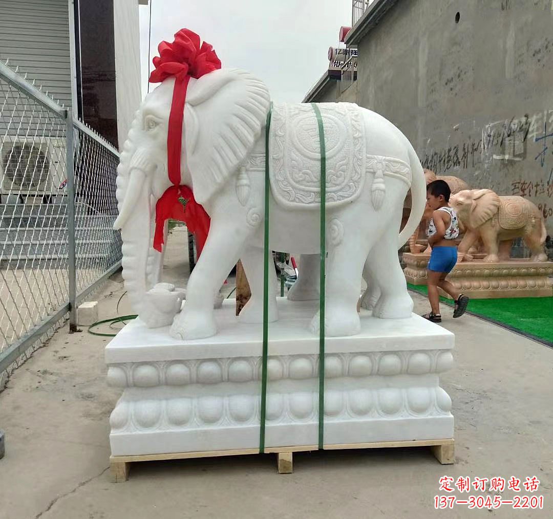 河南中领雕塑精美玉雕大象