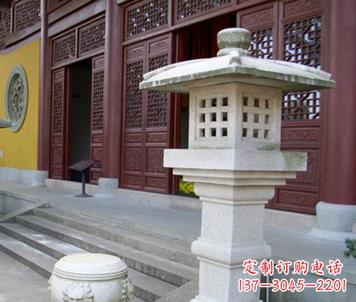 河南寺庙景观镂空石灯石雕