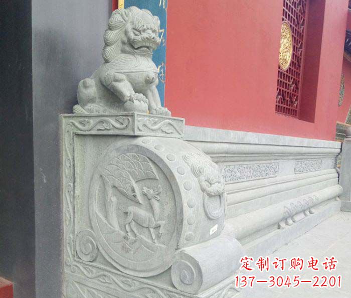 河南寺庙景观狮子石门墩抱鼓石