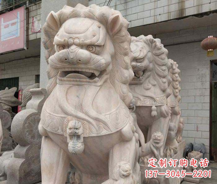 河南寺庙景观晚霞红狮子石雕