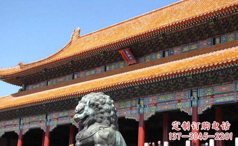 河南寺庙门口青铜狮子雕塑
