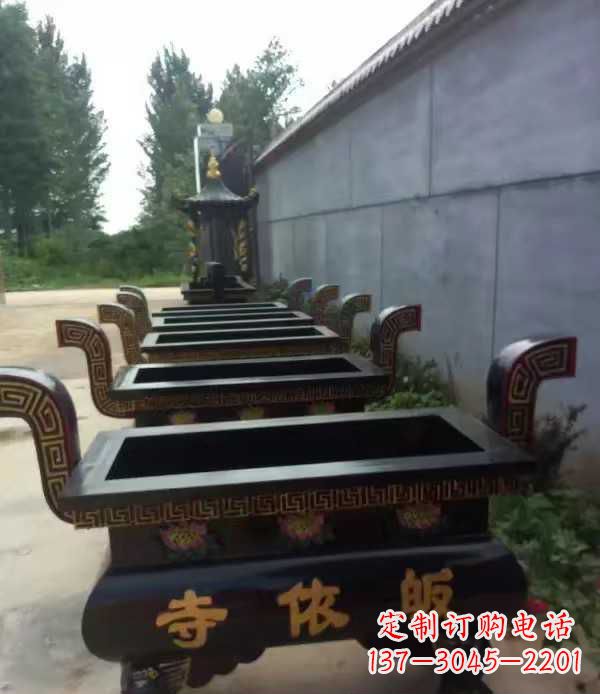 河南寺庙四足方形香炉铜雕