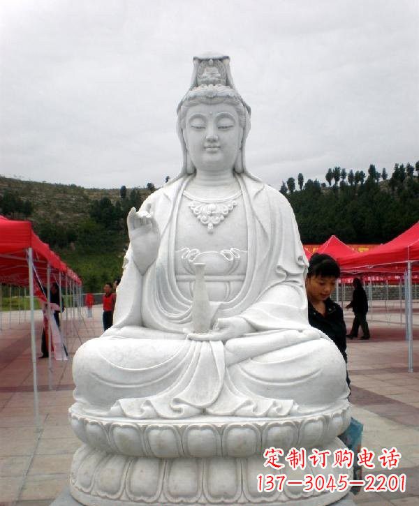 河南寺庙坐式观音雕像