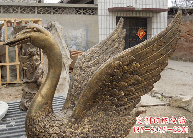 河南天鹅黄铜动物铜雕
