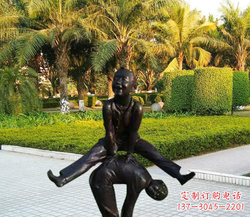 河南跳山羊的儿童铜雕