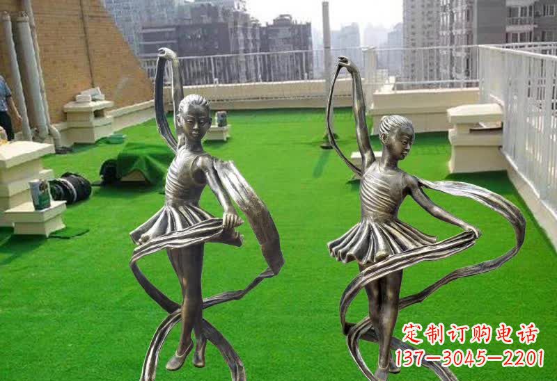 河南跳舞的女孩铜雕