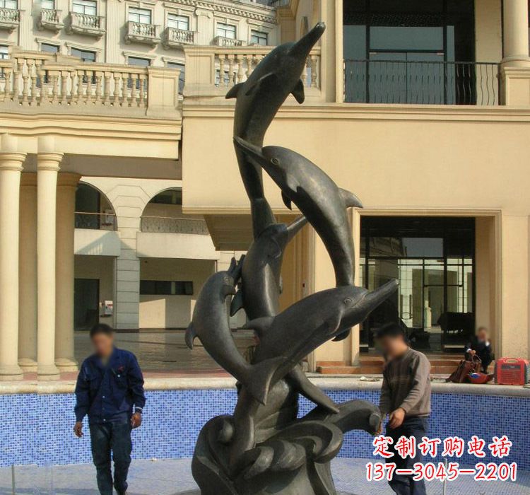 河南跳跃海豚雕塑