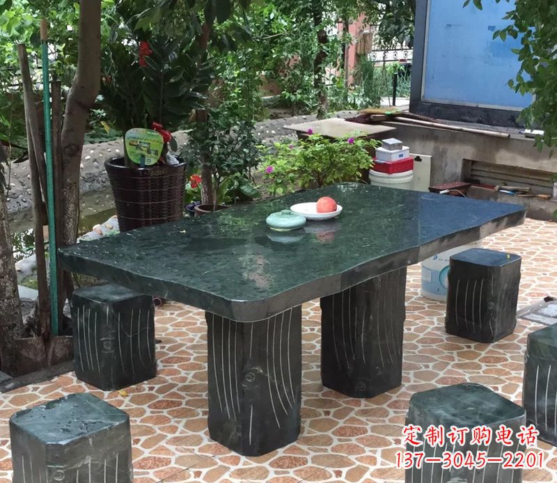 河南庭院长方形石桌凳雕塑