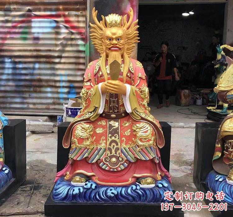 河南铜雕彩绘坐式龙王