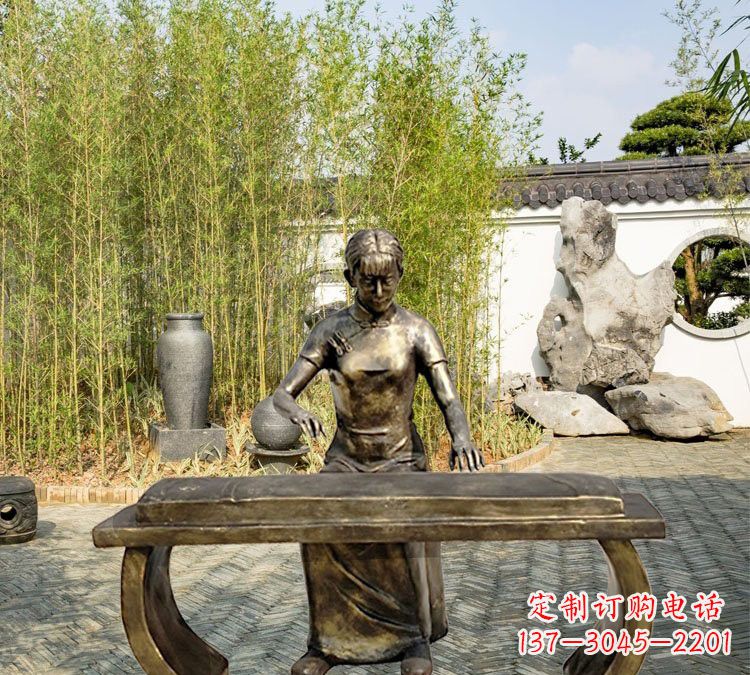 河南铜雕弹古筝人物