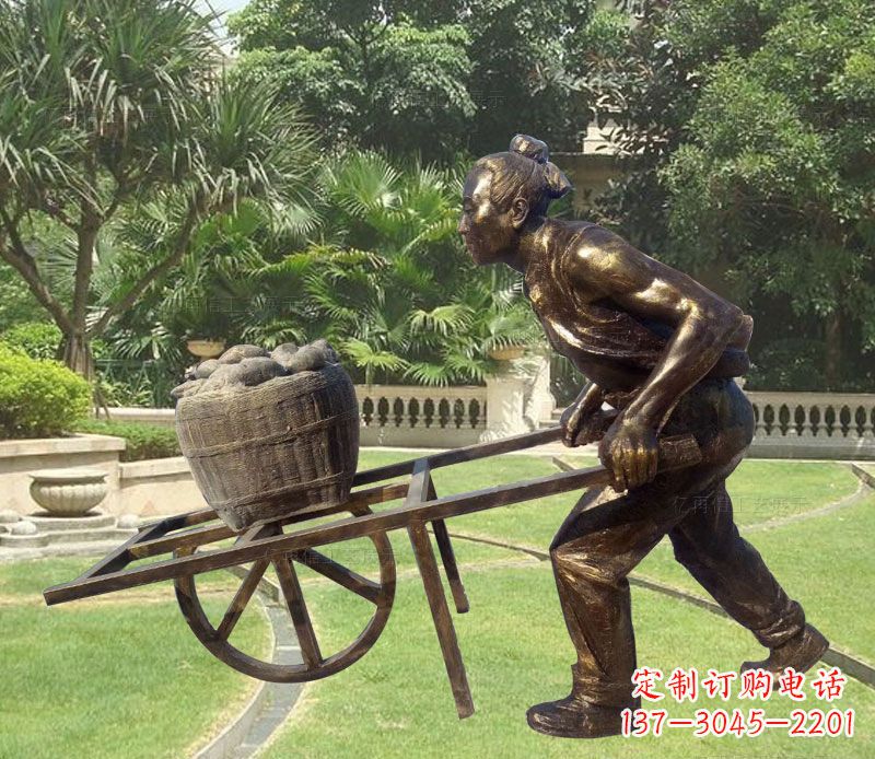 河南推独轮车的古人铜雕