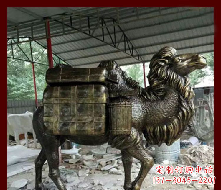河南拖行李的骆驼动物铜雕
