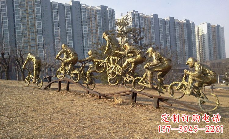 河南玩花样自行车人物铜雕