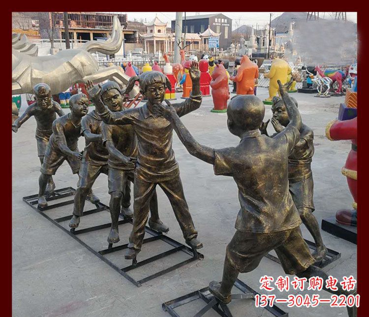河南玩老鹰捉小鸡的儿童铜雕