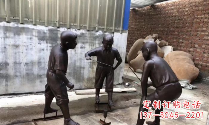 河南玩陀螺人物铜雕 (2)