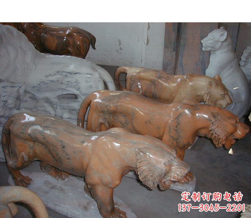 河南晚霞红动物老虎石雕