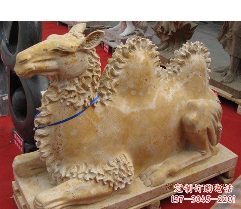 河南晚霞红动物骆驼石雕