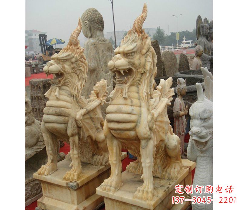 河南晚霞红独角兽雕塑