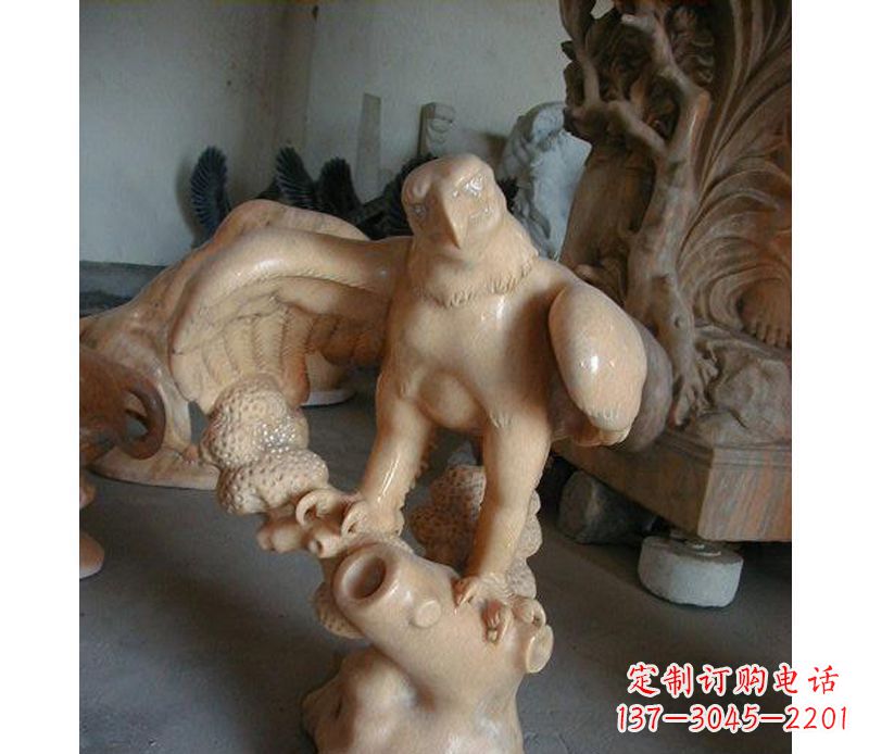 河南晚霞红老鹰石雕