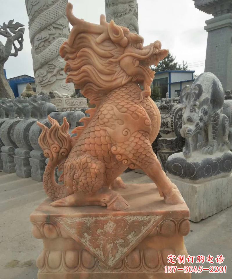 河南晚霞红麒麟雕塑1