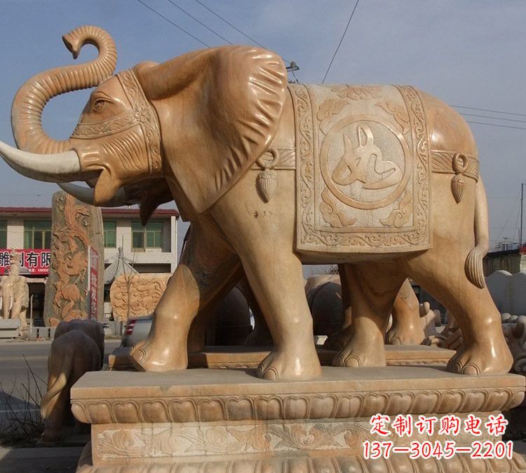 河南晚霞红石雕如意大象
