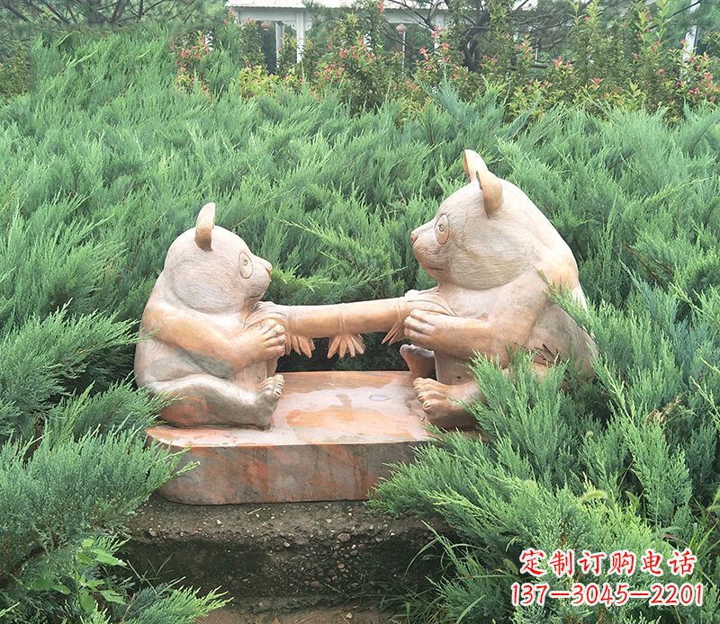 河南晚霞红熊猫母子石雕