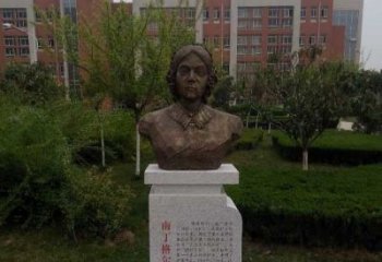 河南南丁格尔校园名人铜雕：精致细致的雕塑艺术