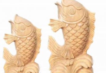 河南晚霞红石喷水鲤鱼雕塑，灵动悠扬