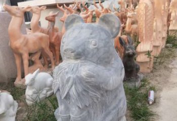河南青石熊猫雕塑，传承古典文化