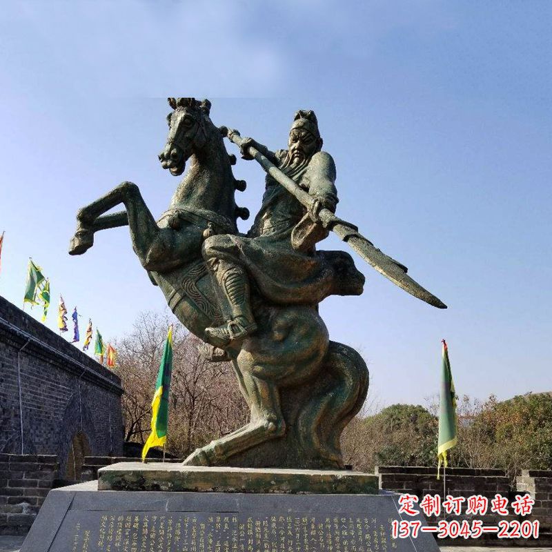 河南五虎上将关羽骑马舞大刀铜雕景观