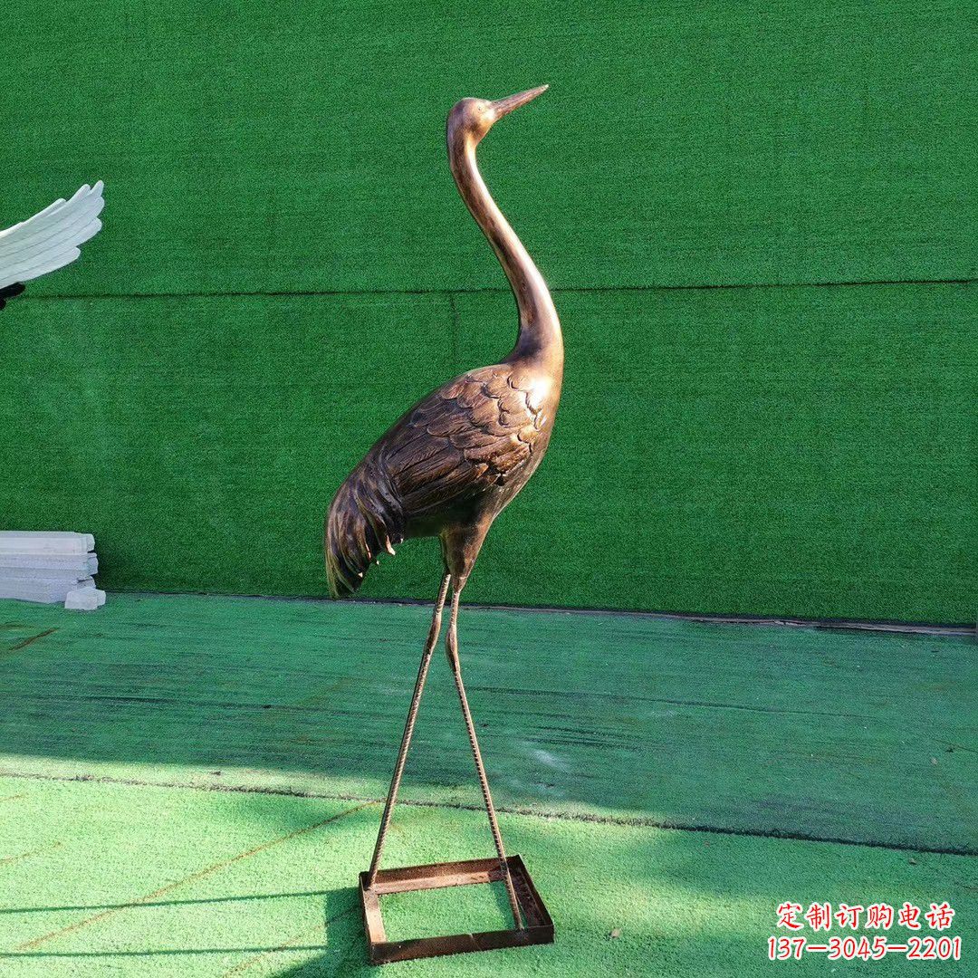 河南仙鹤衔芝铜雕