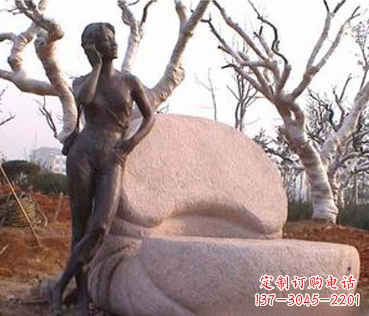 河南现代女人打电话铜雕