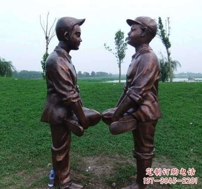 河南小孩斗鸡铸铜雕塑