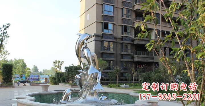 河南小区不锈钢跳跃海豚景观雕塑