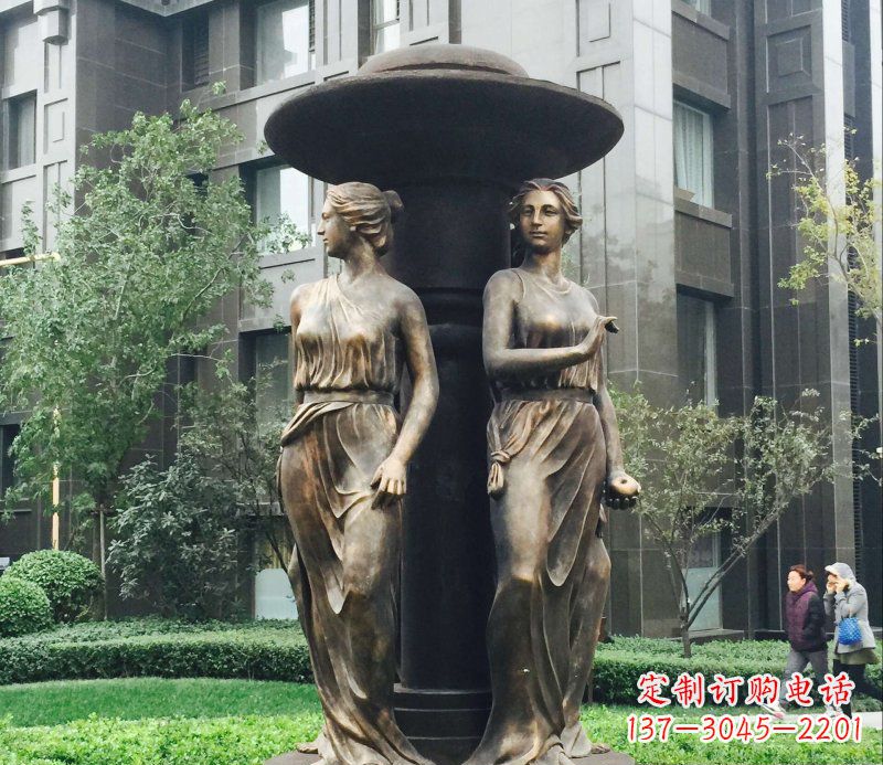 河南小区西方女人人物铜雕