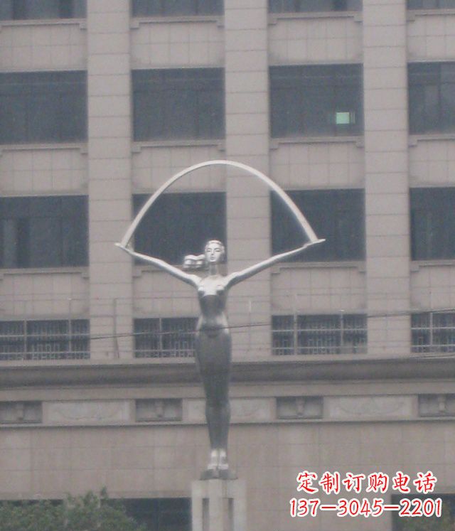 河南校园不锈钢女孩雕塑