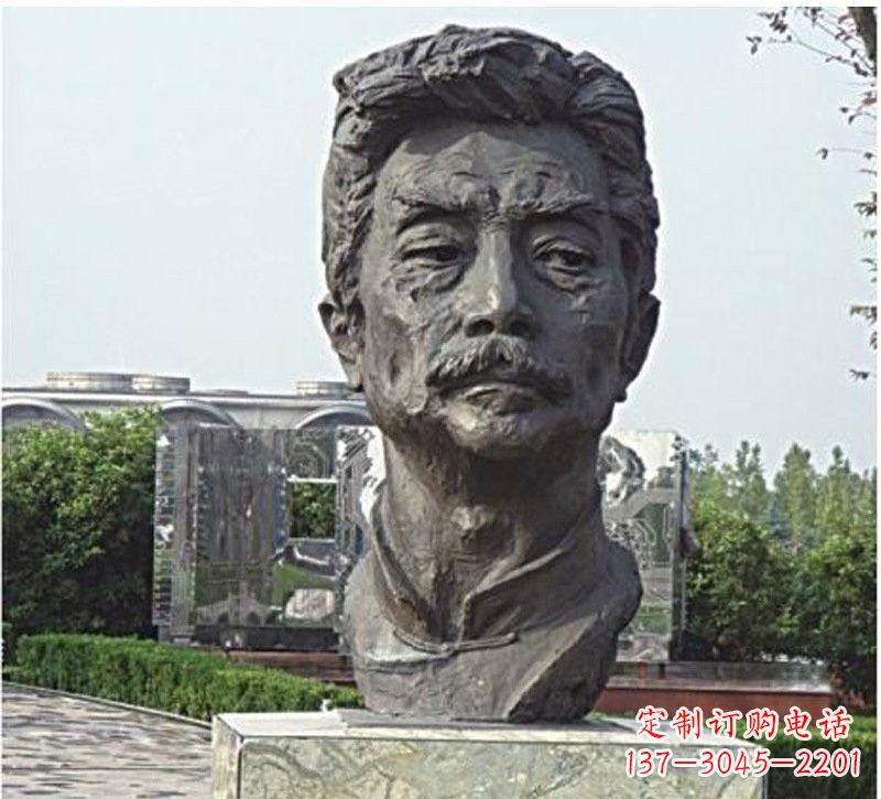 河南校园名人鲁迅头像铜雕