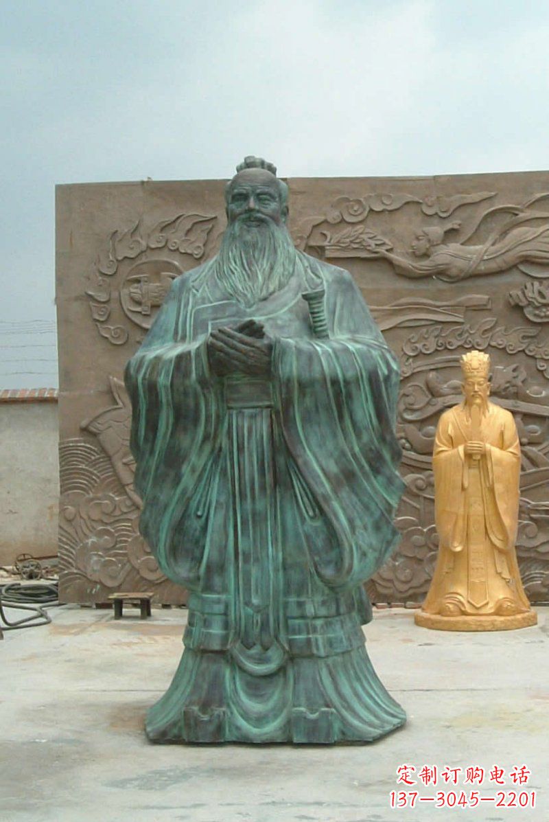河南校园青铜仿古孔子