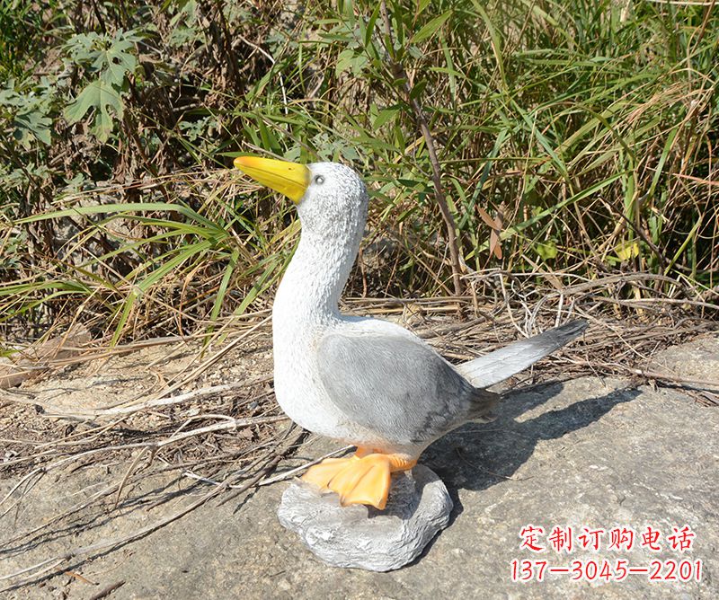 河南学校雕塑和平鸽