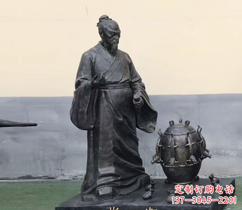 河南学校张衡和地动仪铜雕