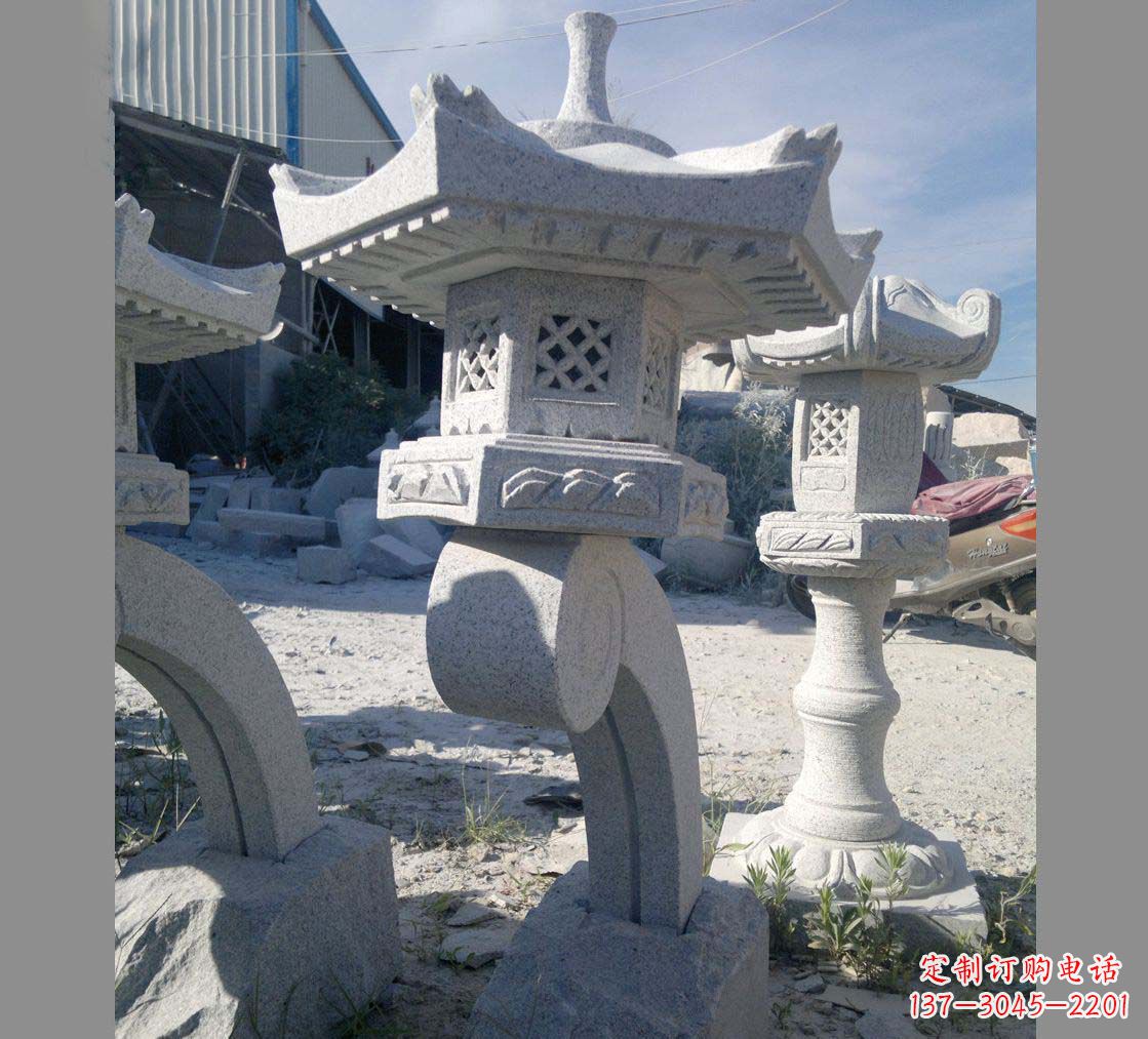 河南园林景观草坪石灯雕塑